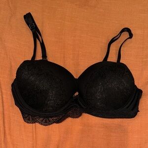 Chic Black Lace Underwire Bra